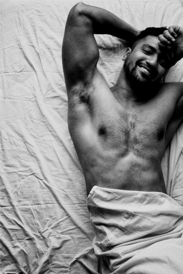 Shahid Kapoor, Ranveer Singh & Vicky Kaushal’s Attractive Shirtless Moments You Will Fall In Love With - 4