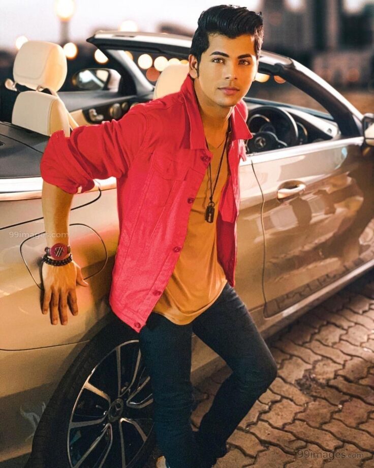 Siddharth Nigam Looks Hot In Funkiest Jackets, See Here - 2