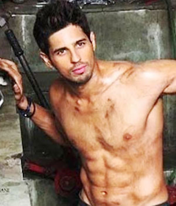 Sidharth Malhotra Looks Dazzling Hot In Shirtless Photos - 0