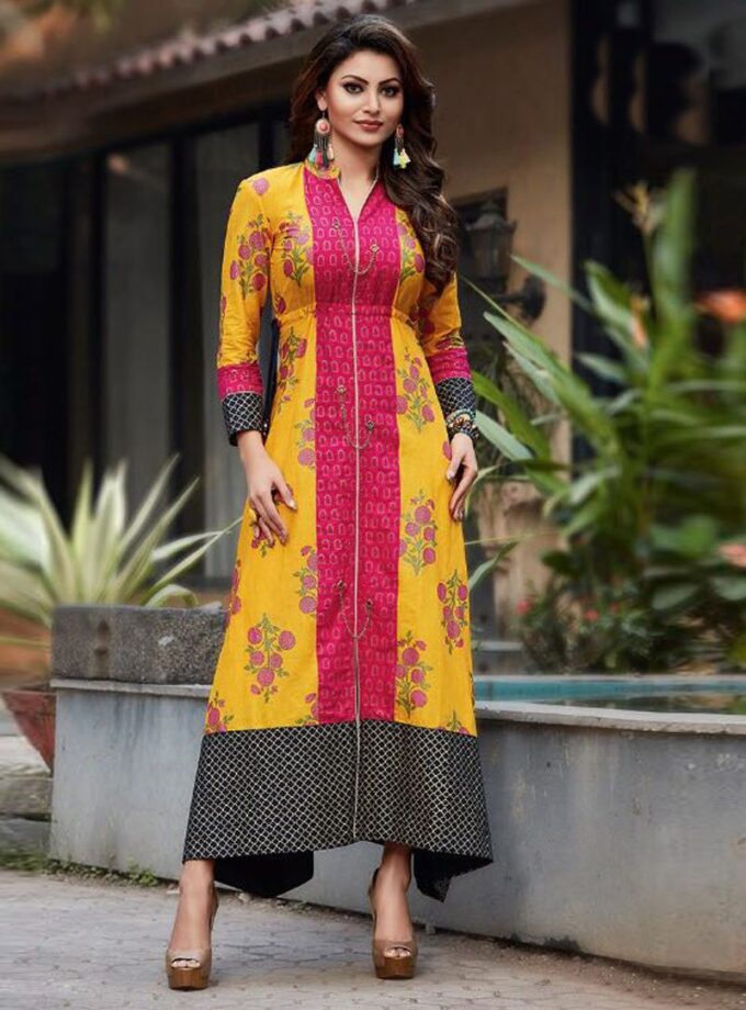 Simple Yet Pretty Gorgeous Chic Looks Of Urvashi Rautela In Kurta - 0