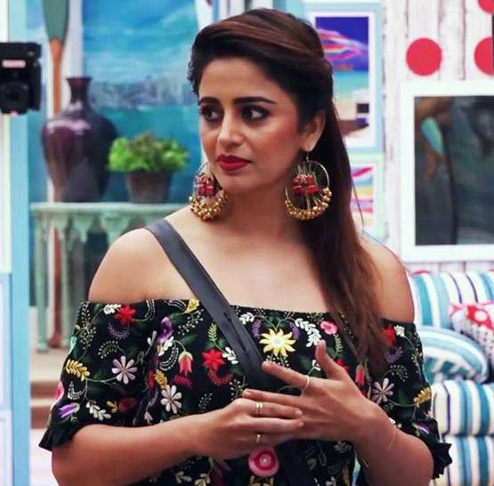 Smoking Hot Looks Of Neha Pendse From Bigg Boss 12, Fans Aren’t Able To Stop Crushing - 0