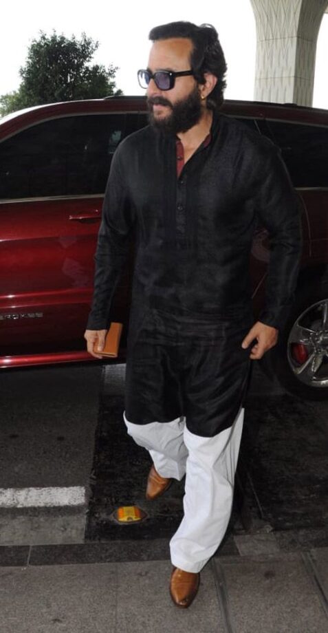 Stunning Kurta Looks of Saif Ali Khan, Fans Can’t Stop Crashing - 2