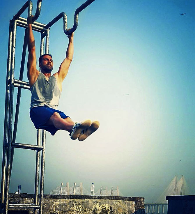 Take Inspo From Akshay Kumar For Achieving Fitness Goals - 2