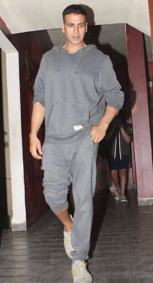 Take Some Cues From Akshay Kumar To Style Your Classic Casual Outfits - 0