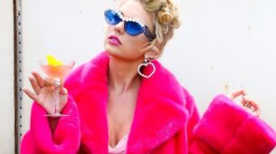 Throwback To The Looks When Taylor Swift Looked Drop-Dead Gorgeous In Baby Pink Outfit With Bright Pink Fur Long Jacket