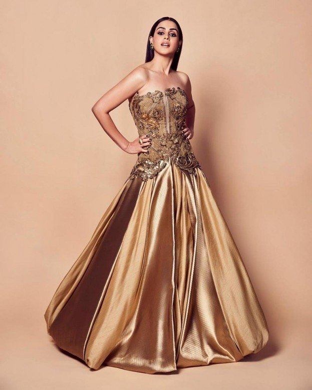 Top 5 Elegant Looks Of Genelia D’souza In Evening Gowns - 2