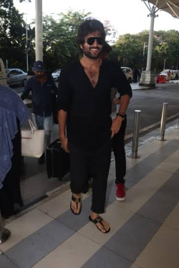 Vijay Deverakonda Is A King Of Airport Fashion And These Photos Are Proof - 0