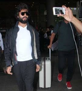 Vijay Deverakonda Is A King Of Airport Fashion And These Photos Are Proof - 1