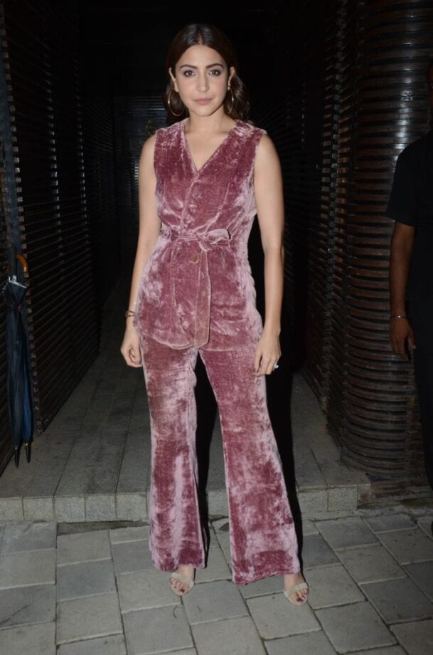 Want Some Casual Party Fashion Ideas? Take Stylish Ideas From Actress Anushka Sharma - 1