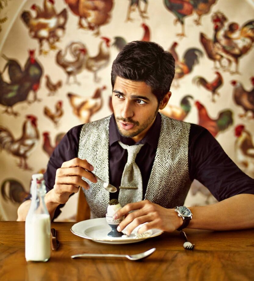 What Does Sidharth Malhotra Eat In A Day? Know Full Diet Plan - 0