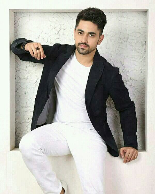 Zain Imam’s Hottest Top 5 Looks In Blazer, See Here - 1