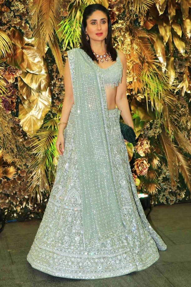 3 Times When ‘Bebo’ Kareena Kapoor Stunned Netizens By Her Super Stunning Looks In Embellished Lehenga - 0