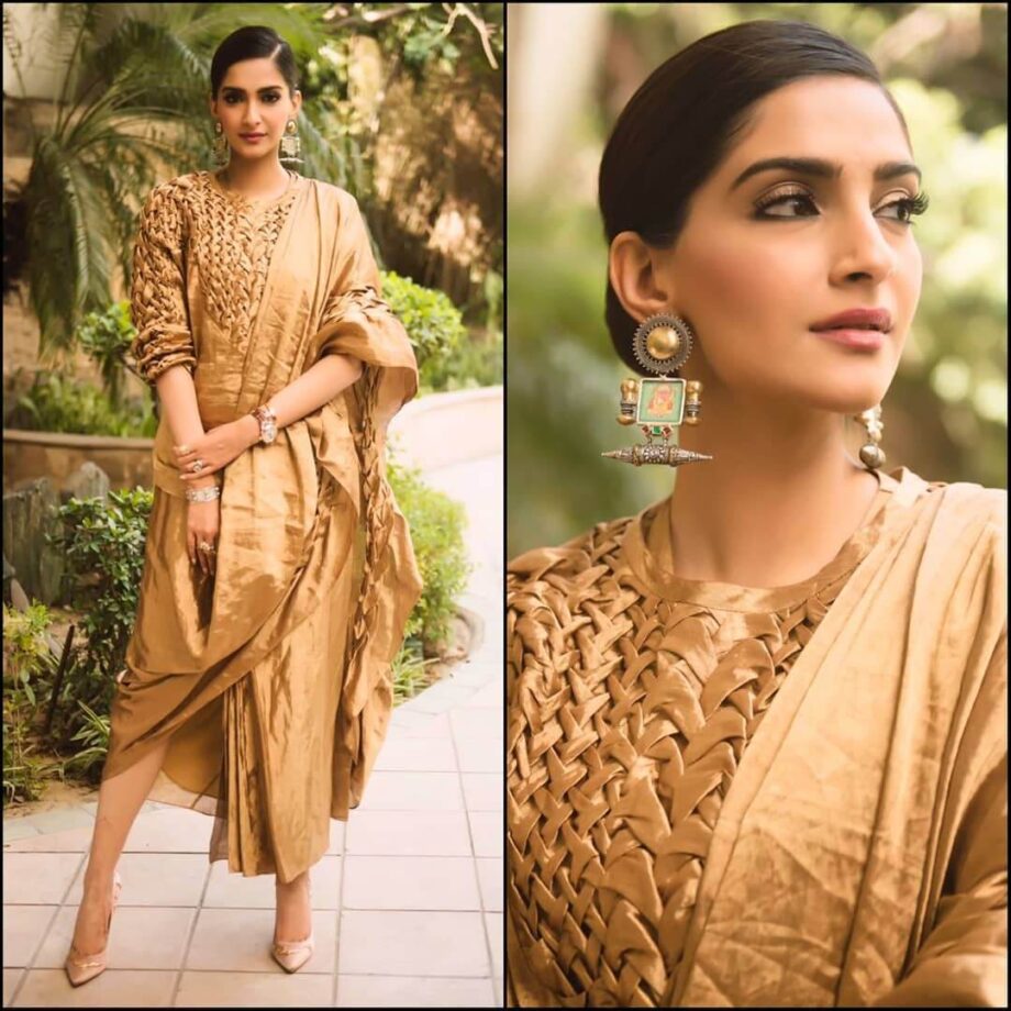 Ravishing Ensemble: 5 Times Sonam Kapoor Ahuja Stole Our Hearts With Her Extraordinary Saree Choices - 4