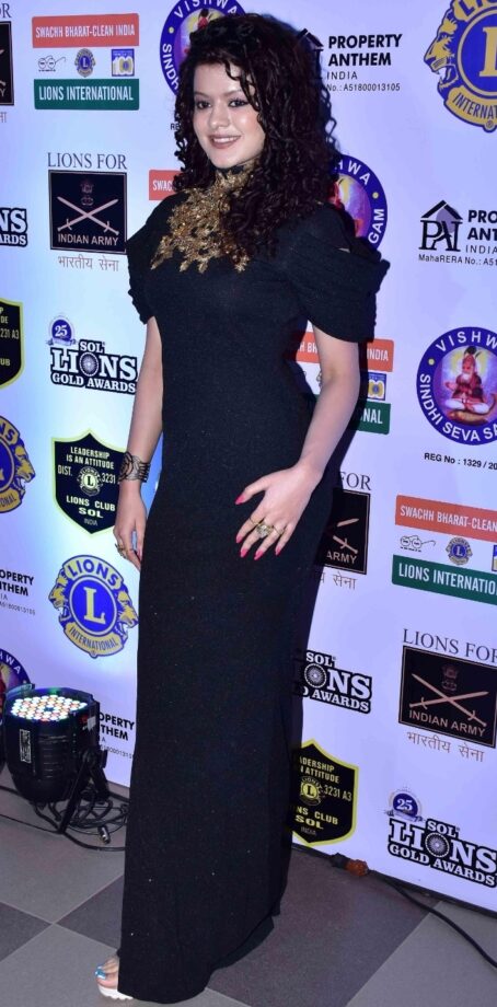 4 Times When Palak Muchhal Made Super Stylish Fashion Statements At Award Functions - 1