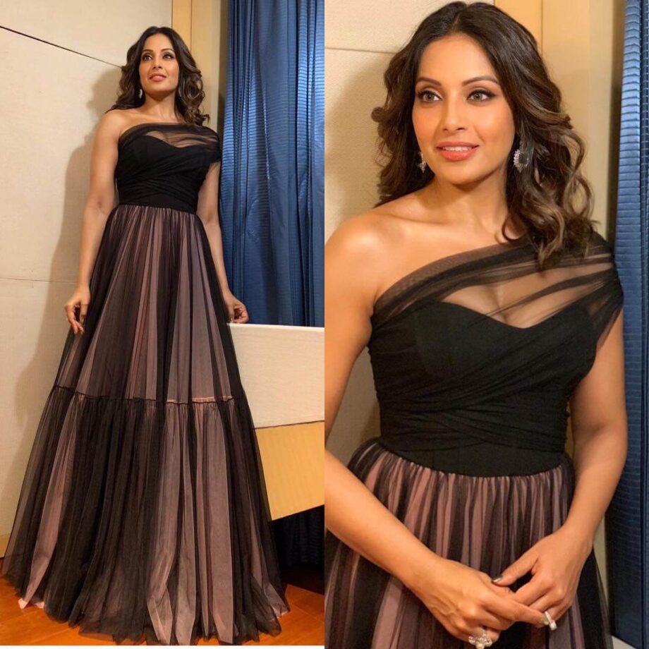 5 Gorgeous Beautiful Dresses From Bipasha Basu’s Wardrobe That Are Perfect For Bridesmaid Looks - 3