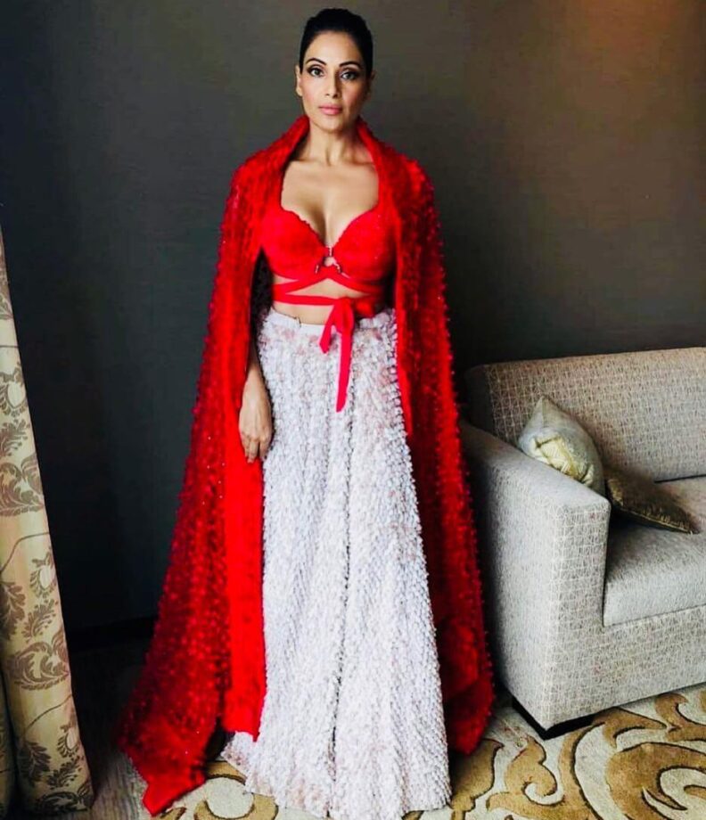 5 Gorgeous Beautiful Dresses From Bipasha Basu’s Wardrobe That Are Perfect For Bridesmaid Looks - 2