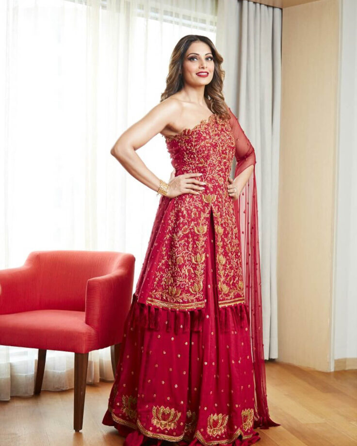 5 Gorgeous Beautiful Dresses From Bipasha Basu’s Wardrobe That Are Perfect For Bridesmaid Looks - 4