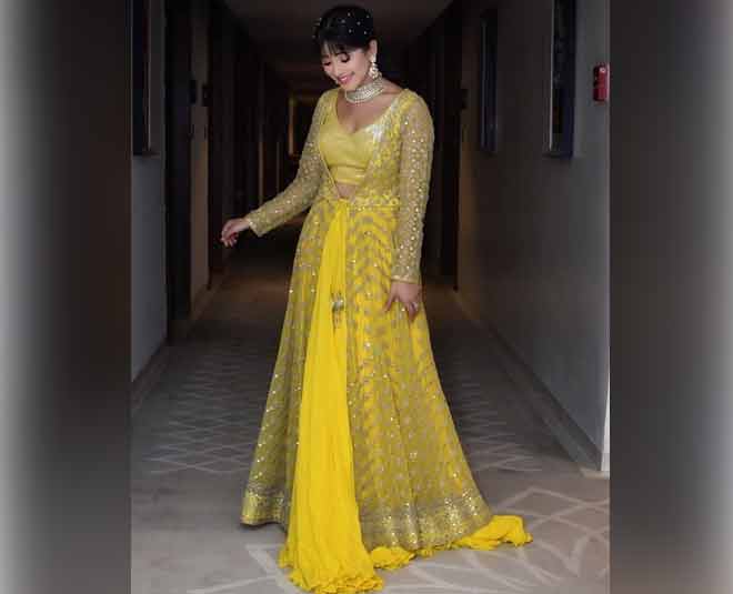 When Shivangi Joshi Made Netizens Skip A Heartbeat In Embellished Ensembles - 2