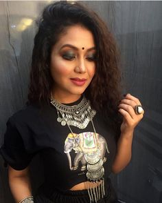 5 Outfits Lessons To Learn From Neha Kakkar - 3