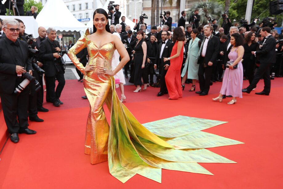 Red Carpet Looks Of Aishwarya Rai: Which One Will You Steal? - 4