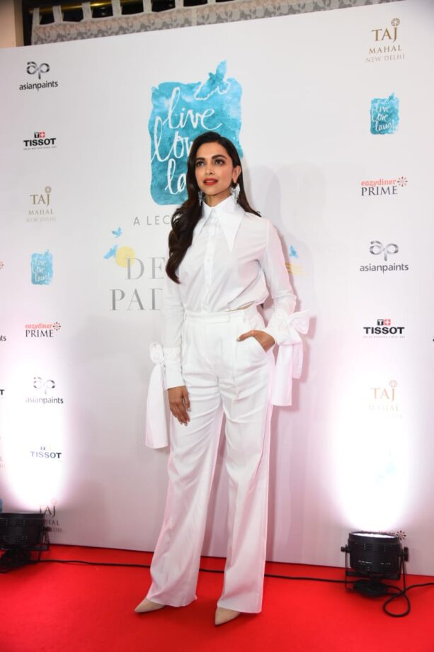 5 Times When Deepika Padukone Nailed Her White Look Like A Pro - 3