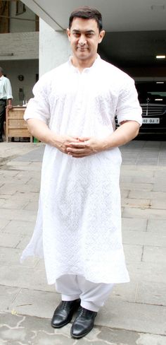 Salman Khan, Shah Rukh Khan, Aamir Khan: Best looks in Pathani - 1