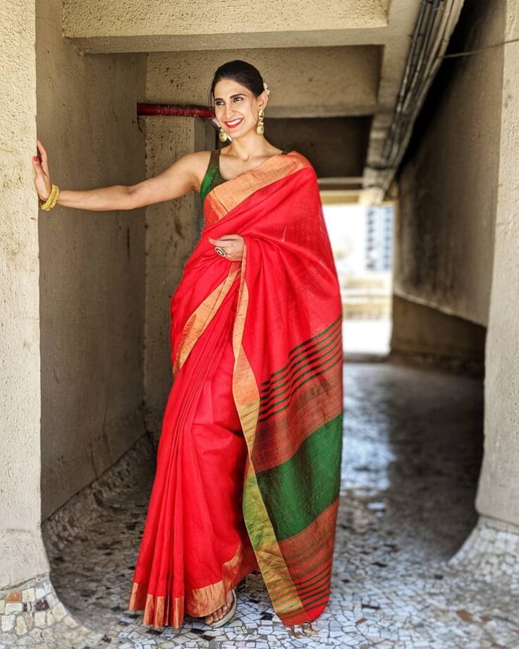 Aahana Kumra Looks Mesmerizing In Red Saree, Have A Look - 2