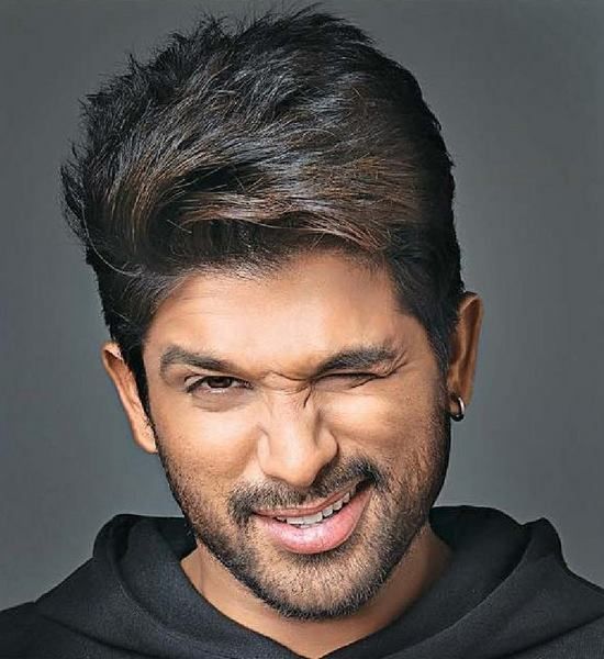 Allu Arjun Vs Mahesh Babu: Smile That Skipped Your Heartbeats? - 0