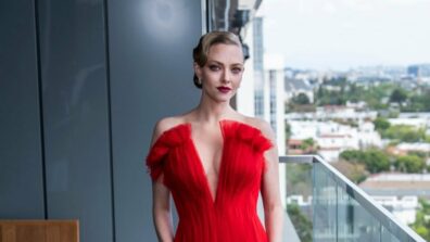 Amanda Seyfried looked like a princess in her red gown at Oscars 2021, Yay or Nay?