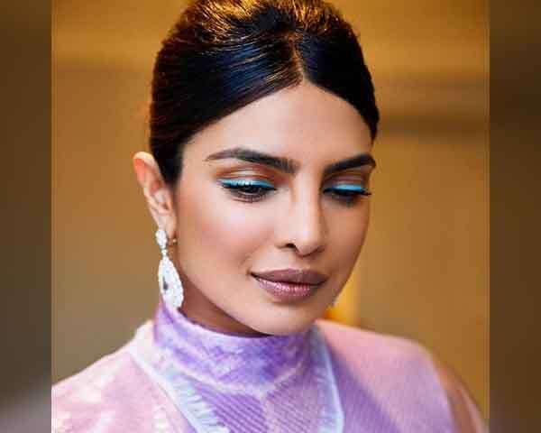 Don’t Miss Out! Priyanka Chopra, Aishwarya Rai Bachchan And Malaika Arora’s Blue Eyeliner Looks For Engagements To Weddings - 0