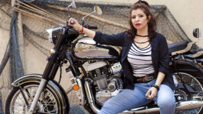 Bike Swag: TMKOC fame Jennifer Mistry Bansiwal poses hot with her “JAWA CLASSIC”, Malav Rajda asks for a ride