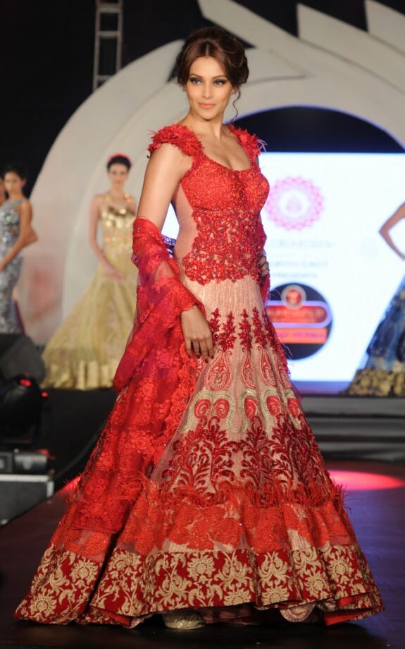 Bipasha Basu Looks Ravishing In Red Elegant Lehenga, See Here - 0