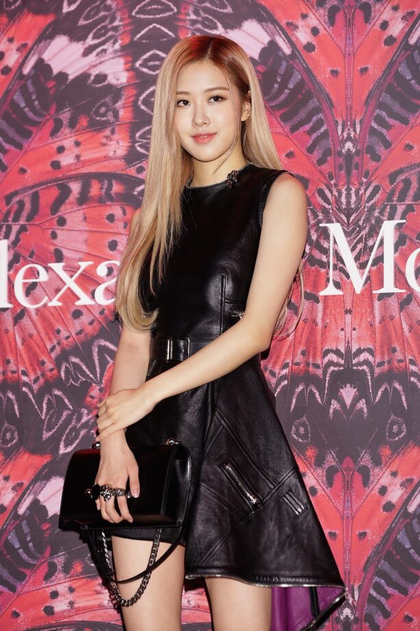 Blackpink’s Rose Smokey Look In Black Outfit Is Freaking Hot - 3