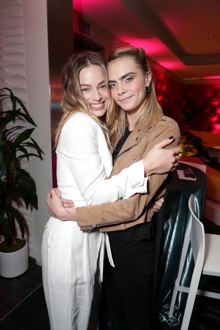 Cute And Super Gorgeous Looks Of Margot Robbie And Cara Delevingne Together - 1