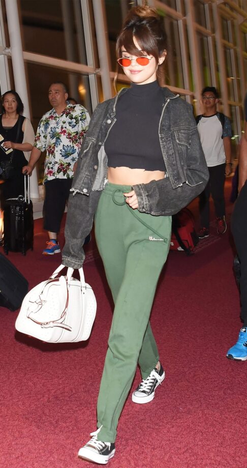 Dapper Airport Looks Of Selena Gomez, Ariana Grande And Dua Lipa - 2