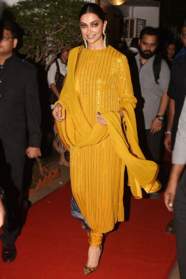 Deepika Padukone Winning Hearts In Yellow Ethnic Suit By Sabyasachi - 1