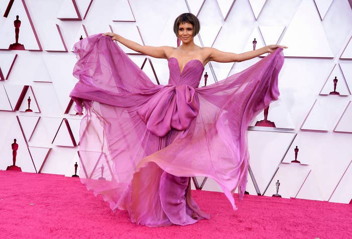 Did You See How Amazingly Gorgeous Halle Berry Looked at Oscars 2021 In Purple? Go Find Out Here - 1