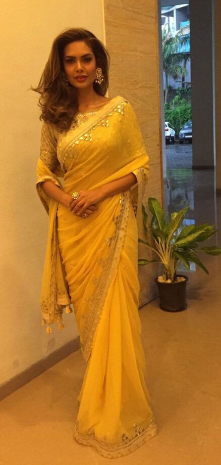 Esha Gupta Is Slaying In Ethnic Wear, See Pictures Here - 3