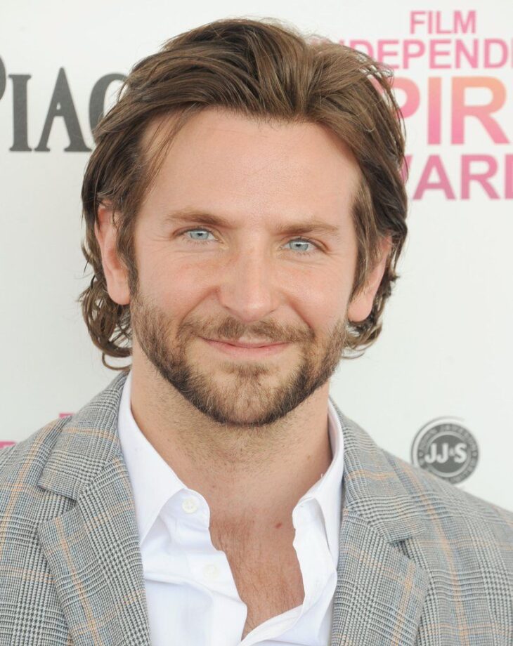 Fans go crazy with this stud beard looks of Bradley Cooper - 1