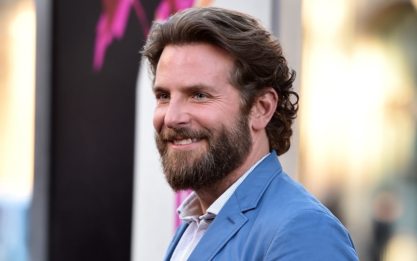 Fans go crazy with this stud beard looks of Bradley Cooper - 2