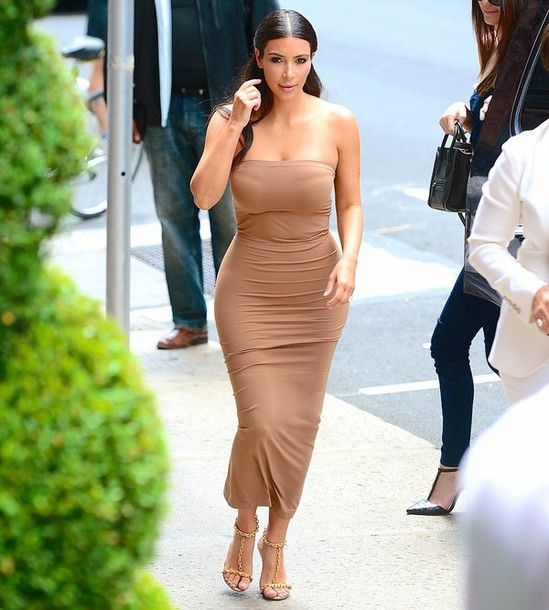 Find out the best 5 bodycon looks of Monica Belluci to Meghan Fox - 3