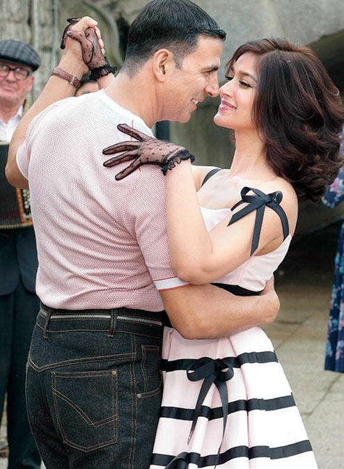 Flashback To Rustom: 5 Best Looks Of Ileana D’cruz - 1