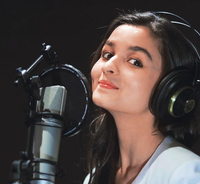 From Alia Bhatt To Mouni Roy: Bollywood Beauties Who Can Sing Brilliantly, Find Out - 0