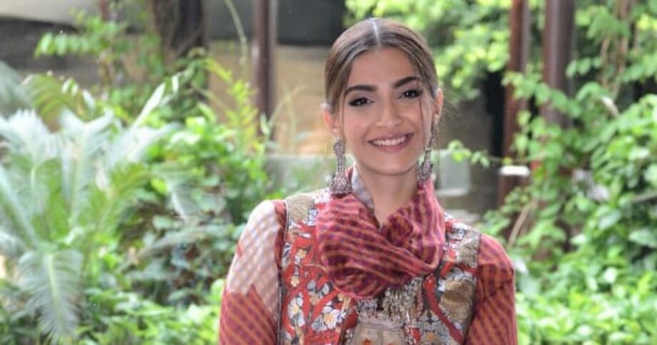 From Kriti Sanon To Sonam Kapoor: These Divas Are Teaching Us The Ways To Style Scarf, Take Cues From Them - 4