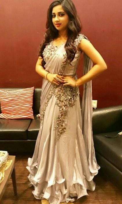 Fusion Outfit Look Of Bollywood Music Queen Shreya Ghoshal, See Here - 1