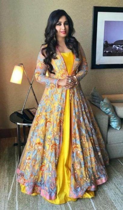 Fusion Outfit Look Of Bollywood Music Queen Shreya Ghoshal, See Here - 2