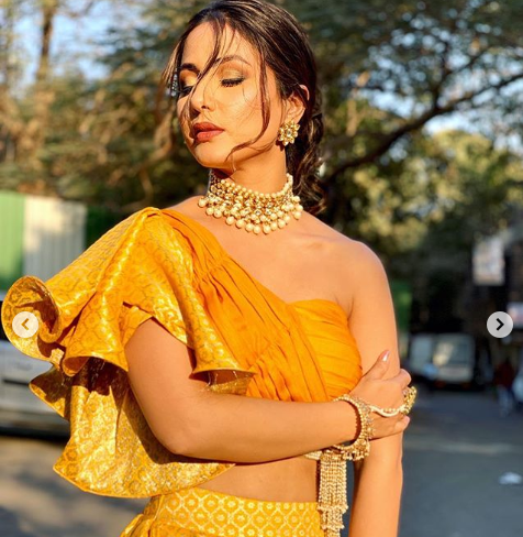 Head-Turning Looks Of Hina Khan In All Yellow, Don’t Miss It - 1