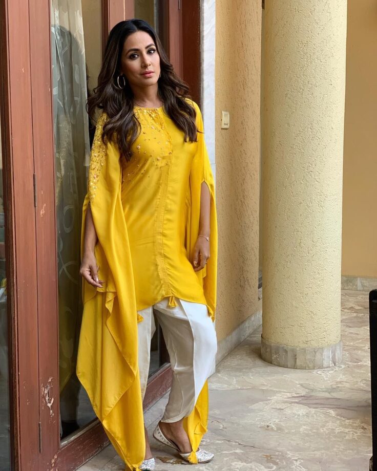 Head-Turning Looks Of Hina Khan In All Yellow, Don’t Miss It - 3