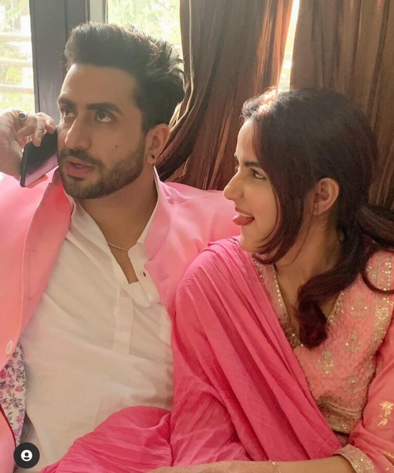 Relationship Goals: Netizens just can’t stop gushing over Aly Goni and Jasmin Bhasin’s candid photos - 2