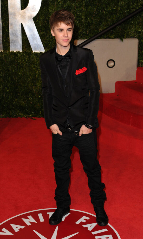 Hottie Alert: Justin Bieber Looks Dapper In These Black Suits, Girls Can’t Stop Drooling - 3